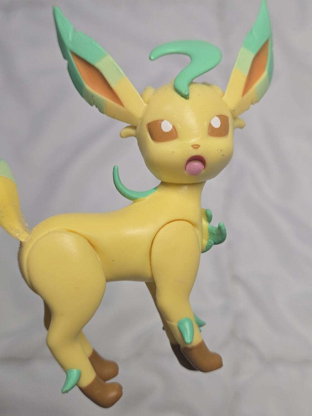Leafeon Pokémon 2 Inch Battle Figure Plastic Cake Topper Retired Discontinued